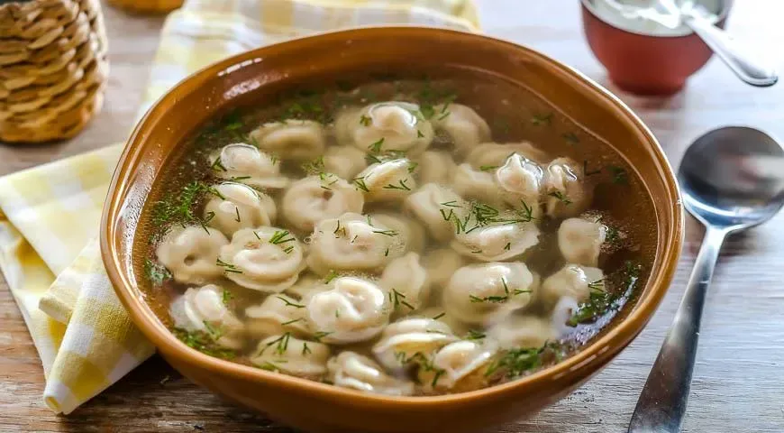 Пельмень с бульоном 1п